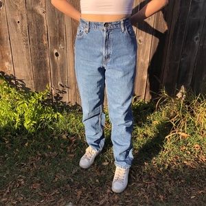 Vintage Red Tab Levi’s 551 Mom Jeans